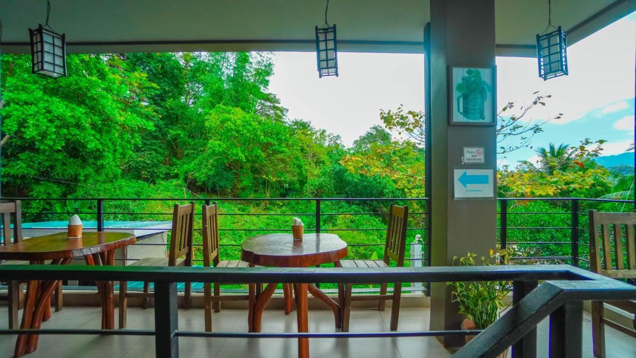 Hotel The Ridge Coron Esterno foto