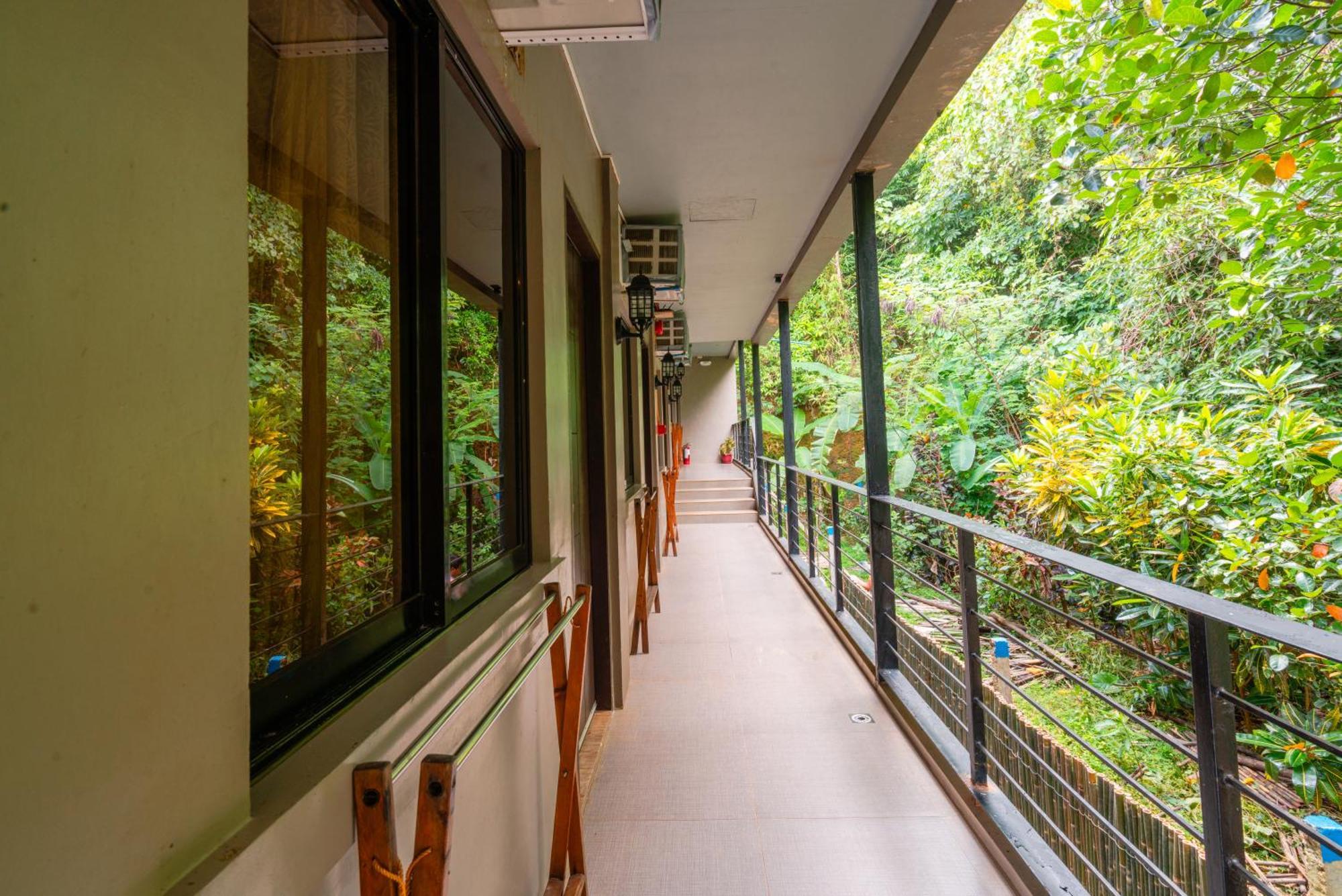 Hotel The Ridge Coron Esterno foto