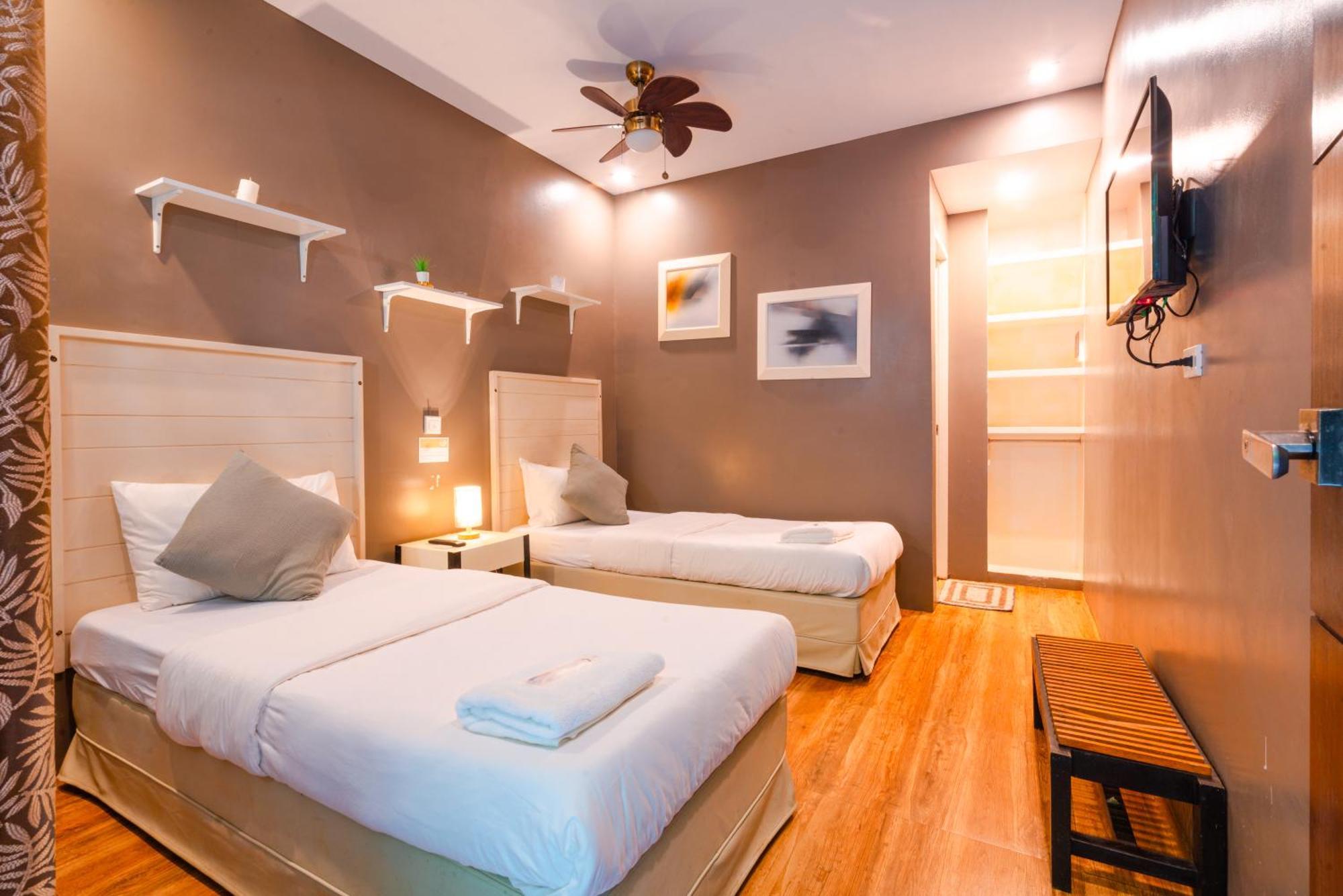 Hotel The Ridge Coron Esterno foto